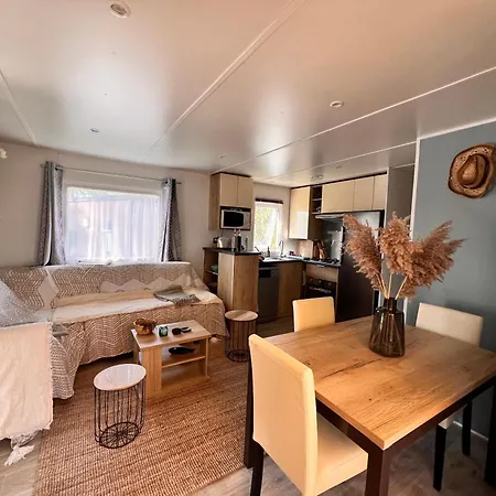 Un Toit Sur Le Bassin *