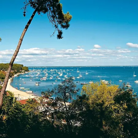 Un Toit Sur Le Bassin Campsite *