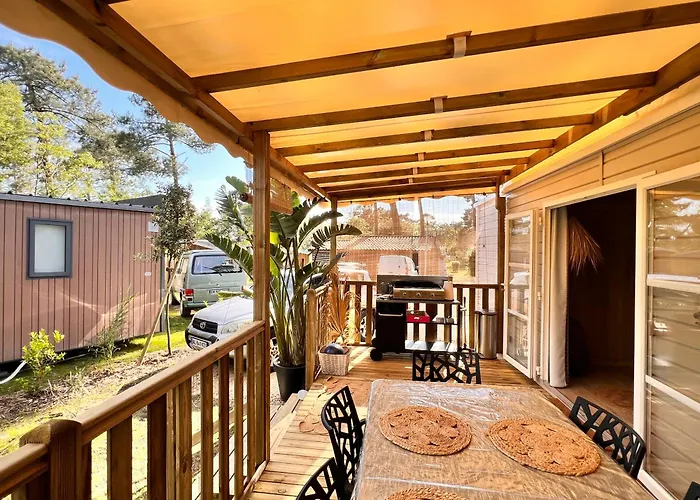 Camping Un Toit Sur Le Bassin *